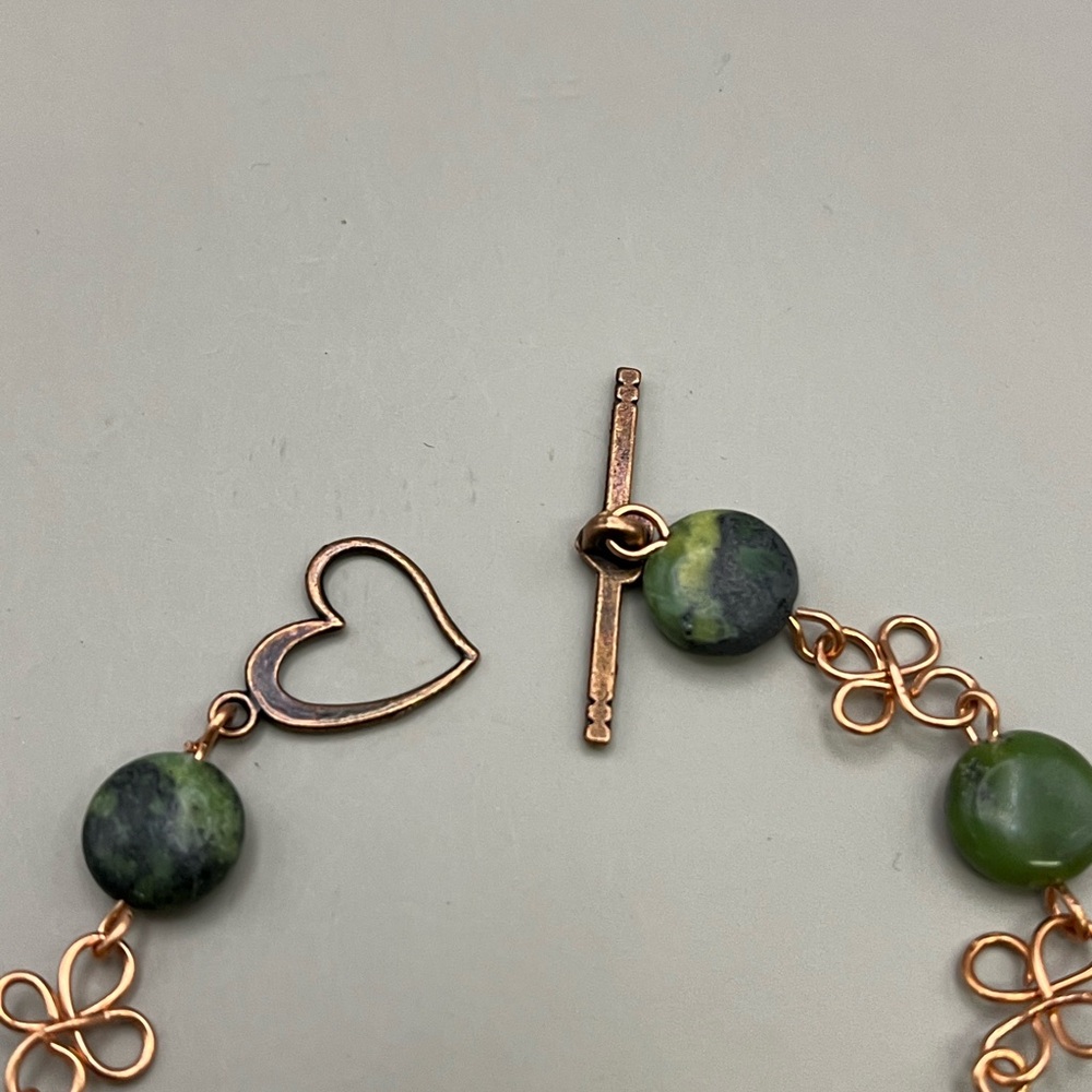 Copper and Green Aventurine Bracelet with Decorative Links - Picture 2 of 3